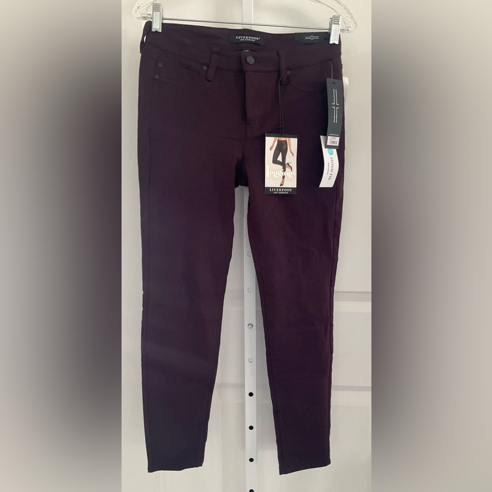 Liverpool Leggings Aubergine Skinny Stretch Ponte Leggings.
Size 4/27.